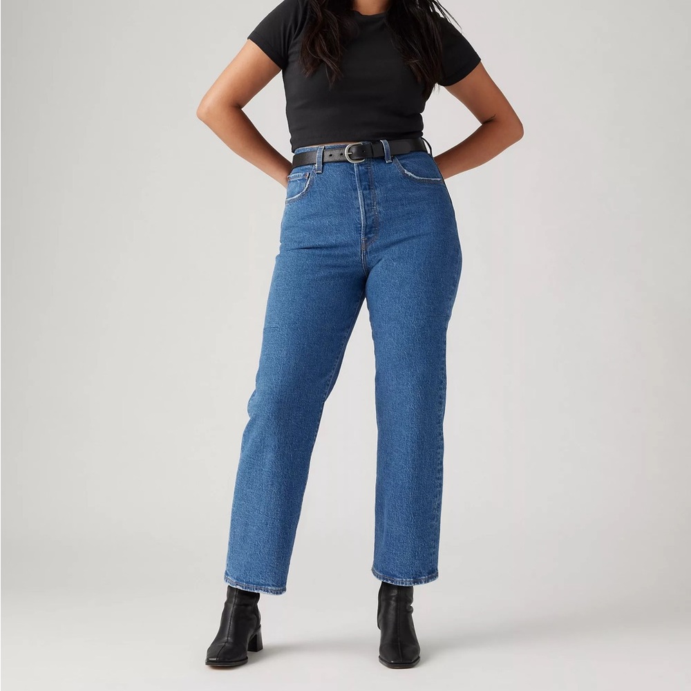 Levi's Ribcage Straight Ankle Jeans in Jazz Pop - Medium Wash